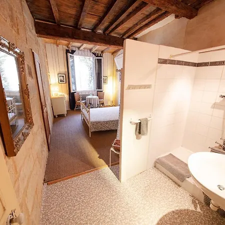 Maison Des Arts Alojamento de Acomodação e Pequeno-almoço Uzès